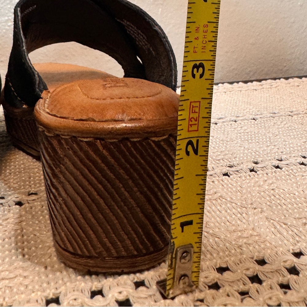Born Women’s Black Teayo Suede Sandals - Picture 9 of 9